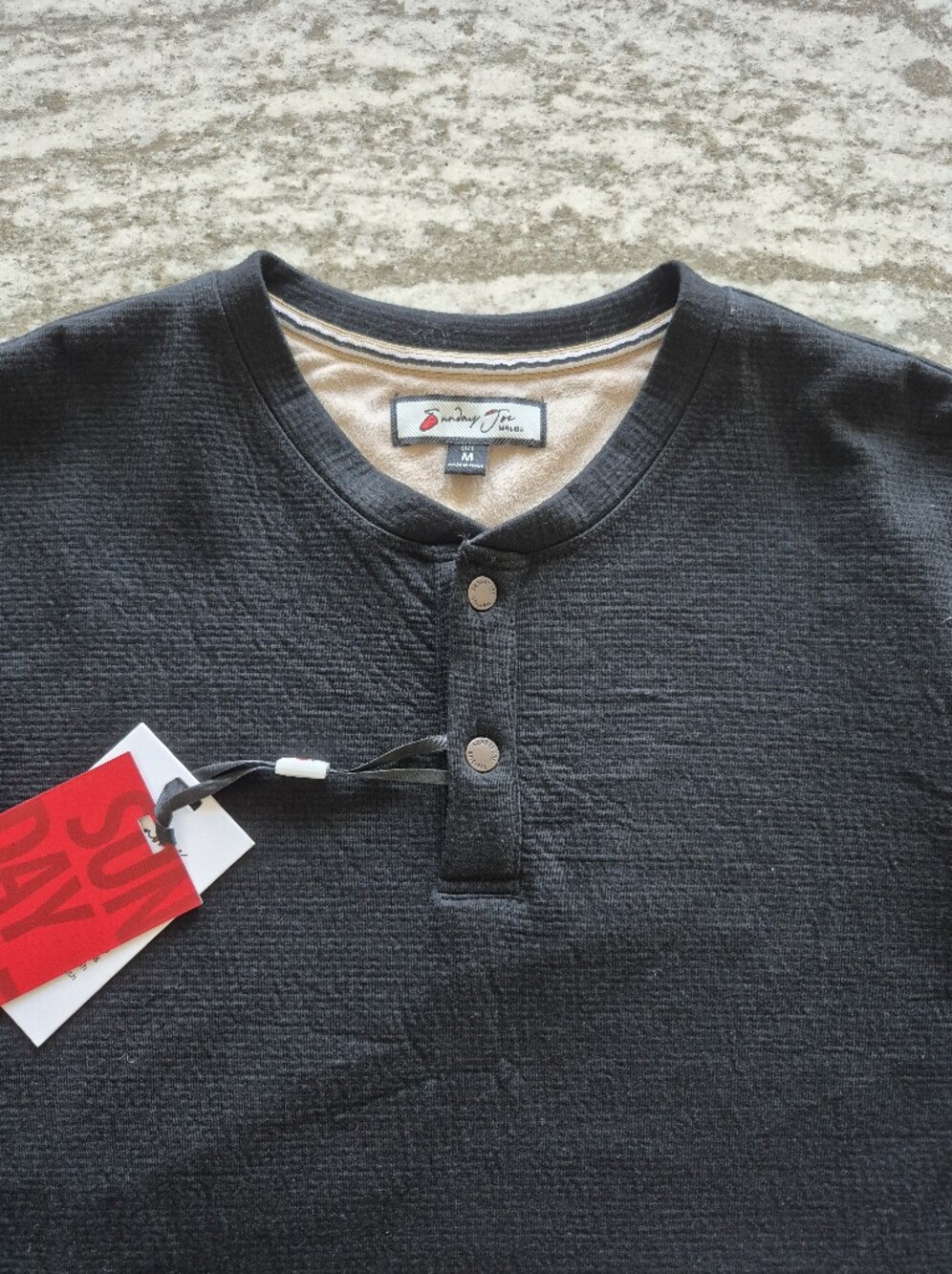 Sunday Joe Men's Henley Sweatshirt New Size Medium
